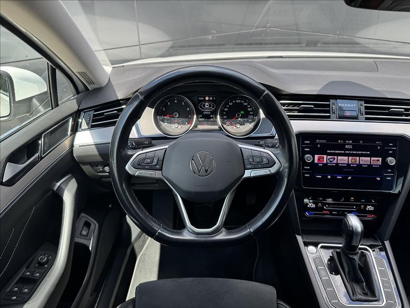 Volkswagen Passat 1,5 TSI 110kW Elegance 7DSG ČR - fotka 16 z 30