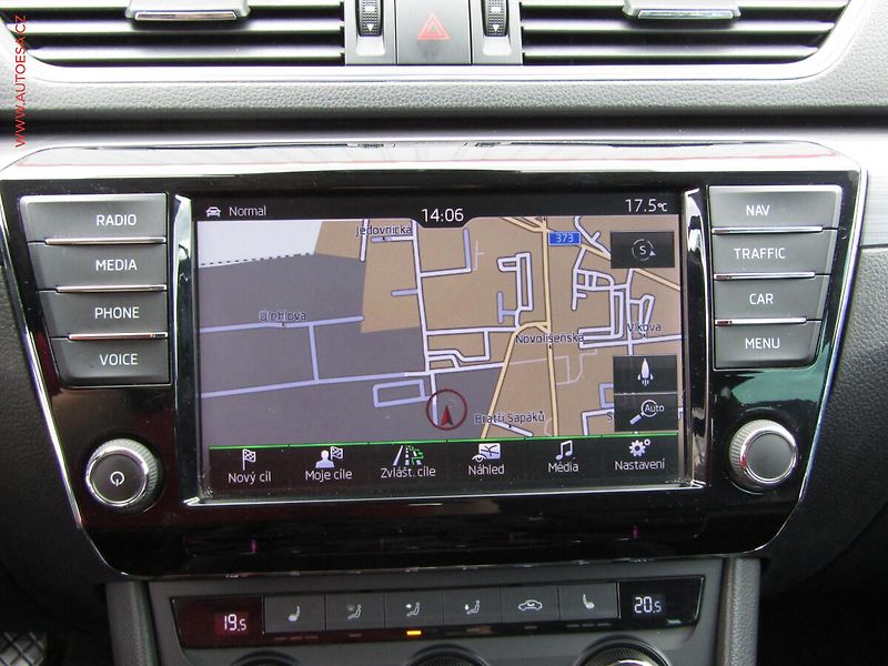 Škoda Superb (2016) 2.0 TDi, Style, TZ, navi - fotka 19 z 23