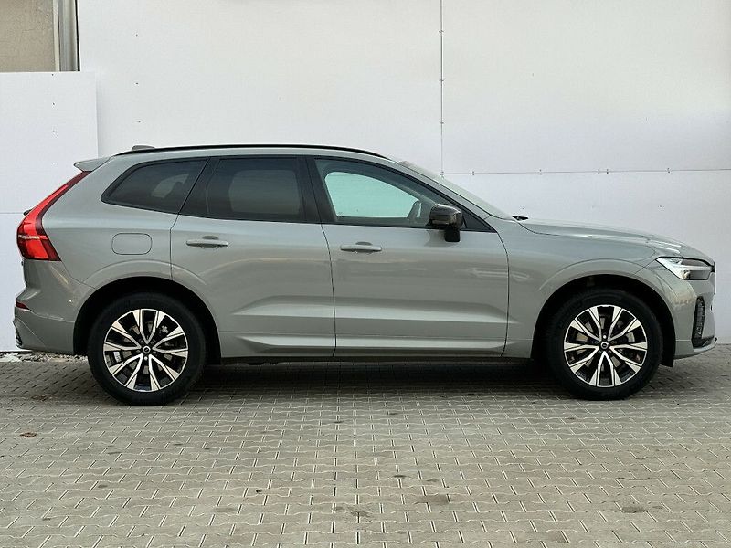 Volvo XC60 PLUS DARK B4 AWD 145kW - fotka 5 z 33