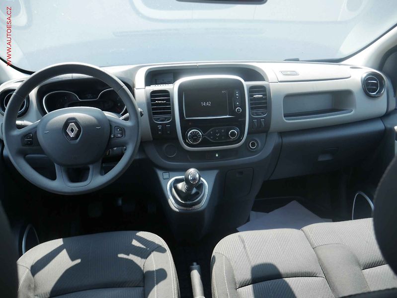 Renault Trafic (2018) 1.6dCi 6míst, AC, navi - fotka 8 z 14