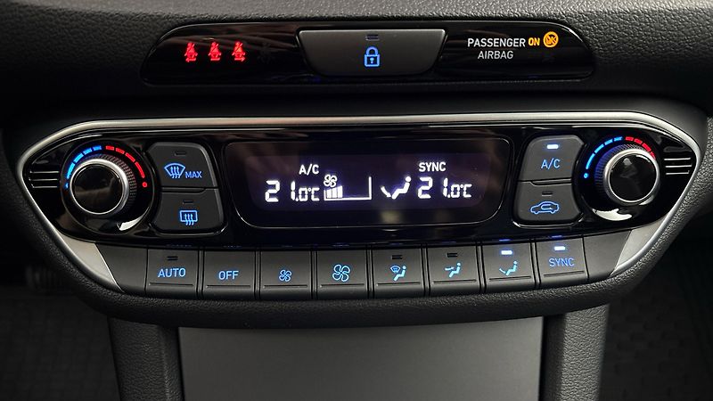 Hyundai i30 1.5 T-GDI AUT Style Kombi - fotka 13 z 29