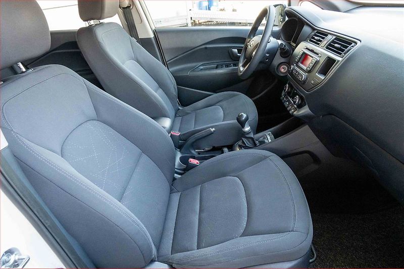 Kia Rio (2013) 1.25 CVVT, Serv.kniha - fotka 9 z 16