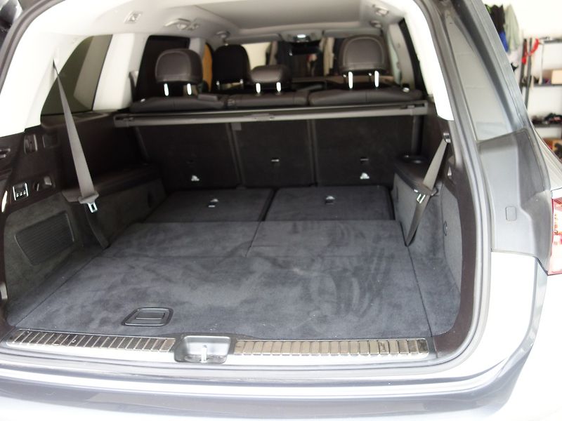 Mercedes-Benz GLS (2023) 400D*PRÉM-PLUS*AMG*PAN*HEAD*CZ - fotka 47 z 50