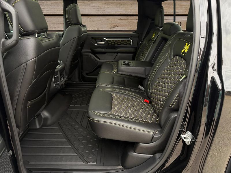Dodge RAM (2021) +HEMI+LPG+OFFROAD PAKET+ - fotka 12 z 24