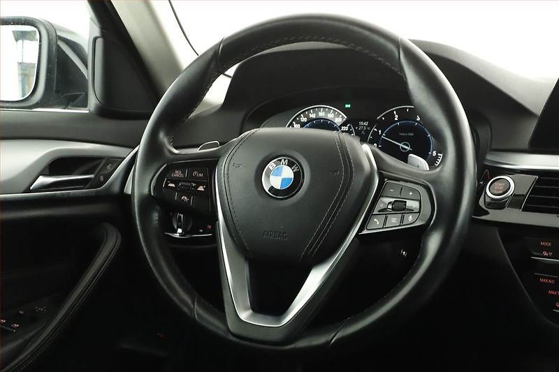 BMW Řada 5 (2020) 520d, Automat, Serv.kniha - fotka 8 z 19