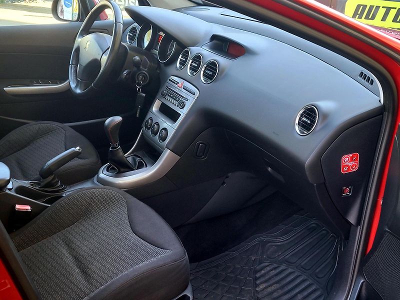 Peugeot 308 SW *KLIMA,SERV.KNÍŽKA,7míst  - fotka 18 z 34