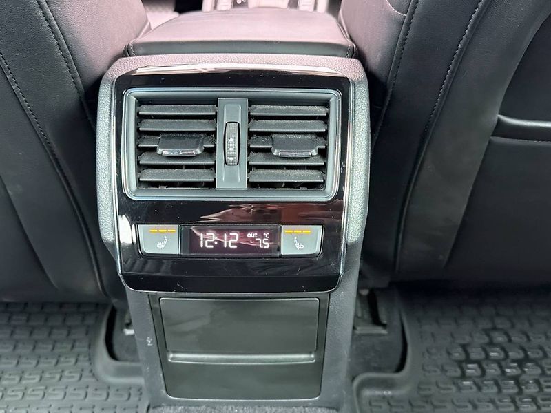 Škoda Superb (2021) kombi 2.0 TDI 7DSG Laurin&Klem - fotka 10 z 35
