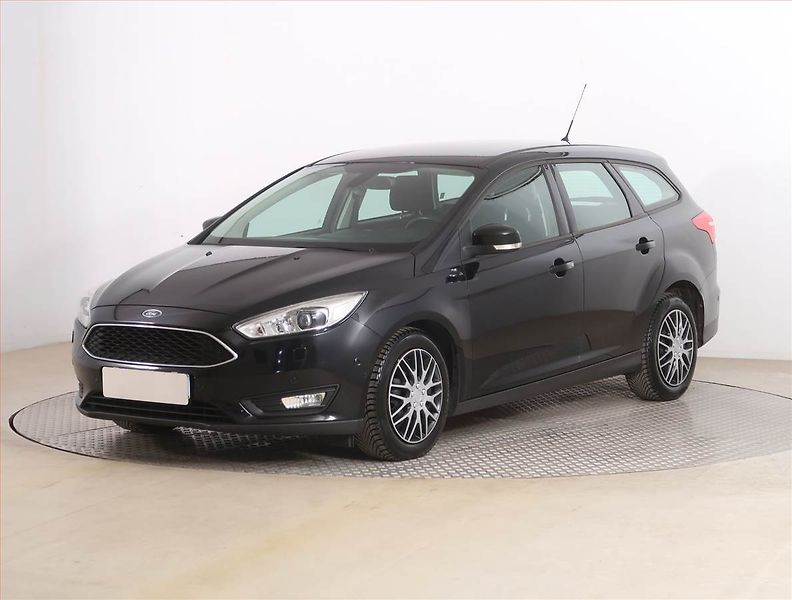 Ford Focus (2015) 1.5 TDCi, Serv.kniha, Navi - fotka 2 z 17