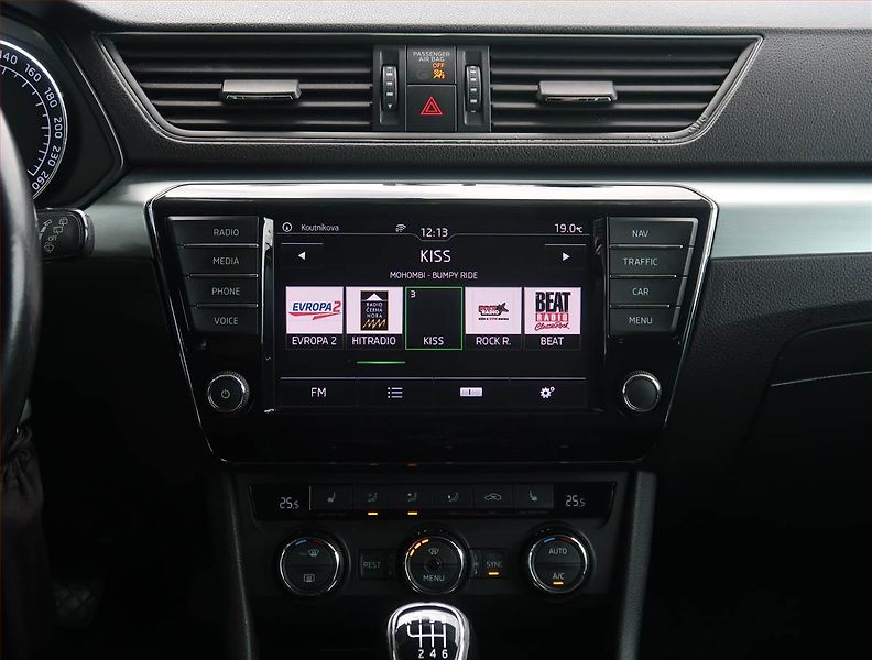 Škoda Superb (2017) Ambition Plus 2.0 TDI, Navi - fotka 12 z 21