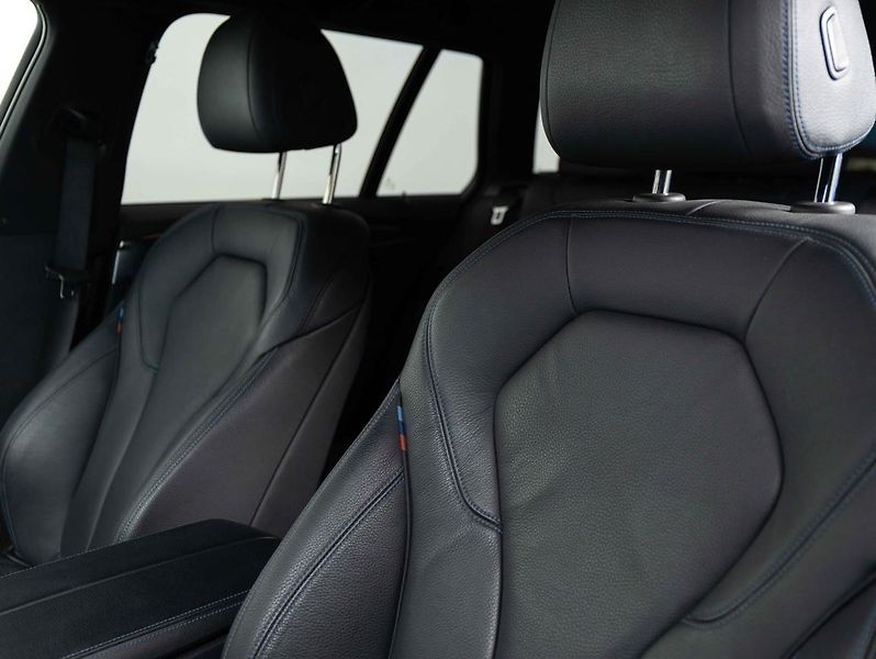 BMW Řada 5 540d xDrive - fotka 15 z 23