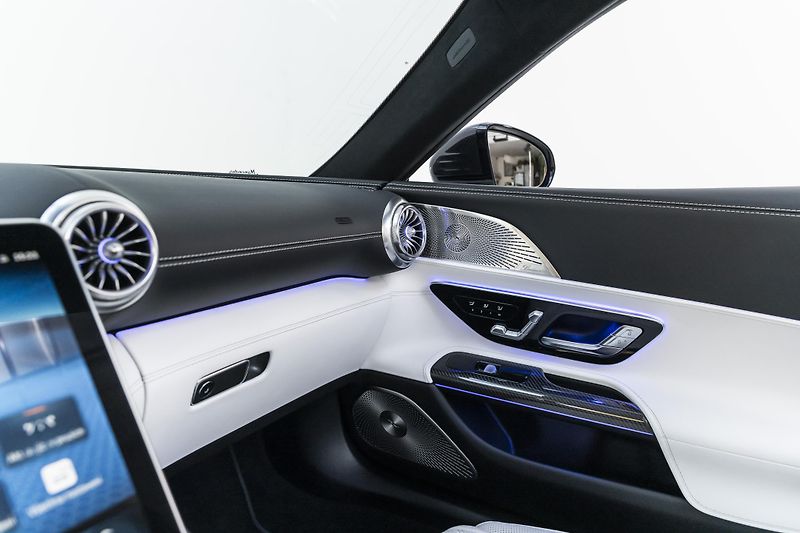 Mercedes-Benz SL 63 AMG*Karbon*Burmester*Masáž - fotka 30 z 41