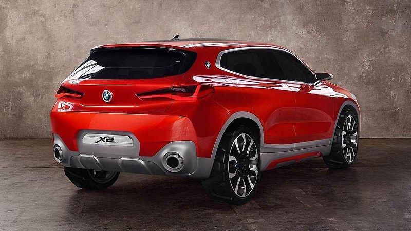 Maskovaný prototyp BMW X2.