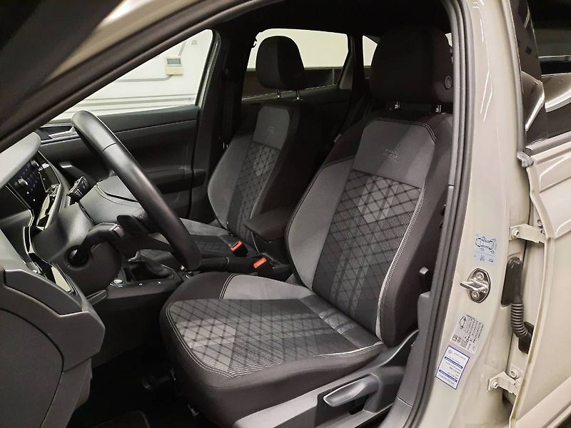 Volkswagen Taigo (2024) R-Line 1.0 TSI (85kW/116k) DSG - fotka 7 z 26