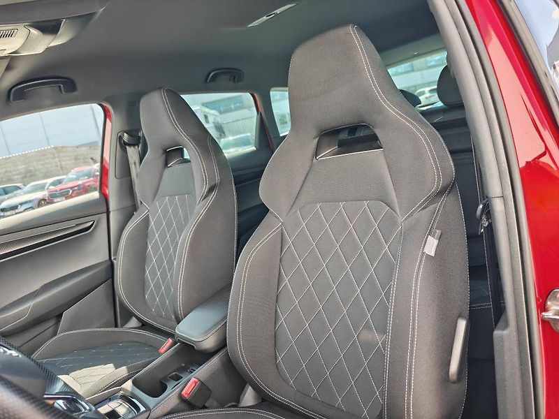 Škoda Karoq Sportline 1,5TSI - fotka 6 z 25