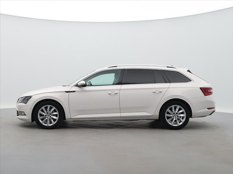 Škoda Superb 2,0 TDI DSG Style+  Navi ACC - fotka 4 z 36