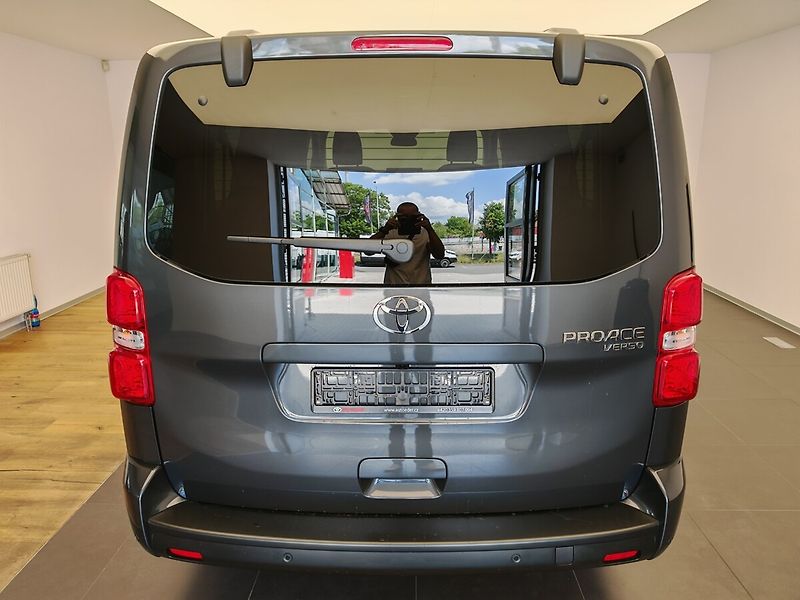 Toyota ProAce 2.0L Diesel 177k - 8AT Family - fotka 4 z 34