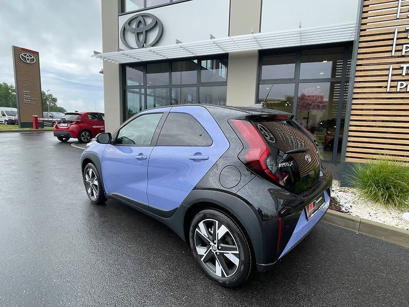 Toyota Aygo 1.5 Hybrid automat Style - fotka 7 z 27
