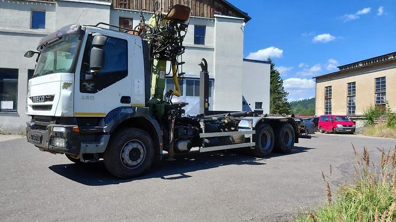 Iveco (2009) 450 kontejner+ruka - fotka 1 z 12