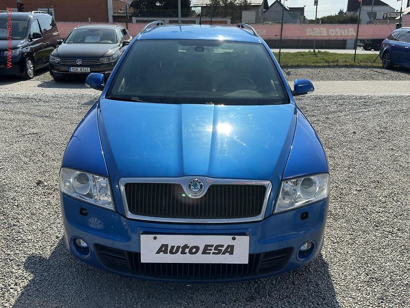 Škoda Octavia (2008) 2.0 FSi, xenon, autoAC - fotka 2 z 15
