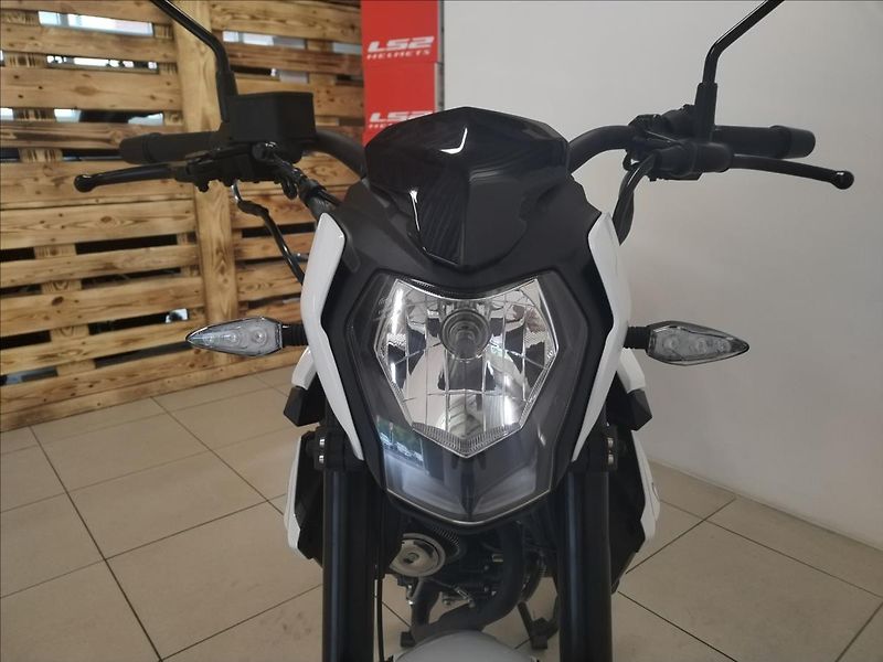 Benelli BN 125 - White   0,1 - fotka 5 z 14
