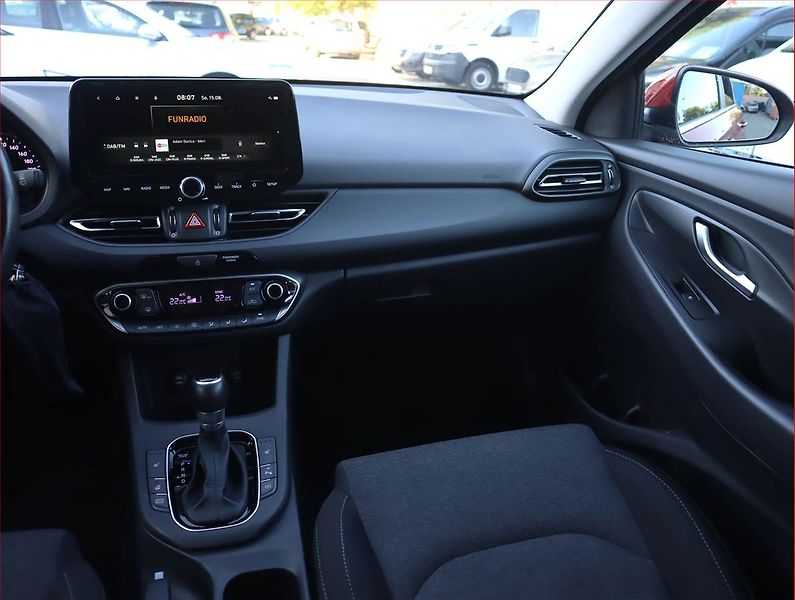 Hyundai i30 (2023) Family 1.0 T-GDI, Automat - fotka 8 z 23
