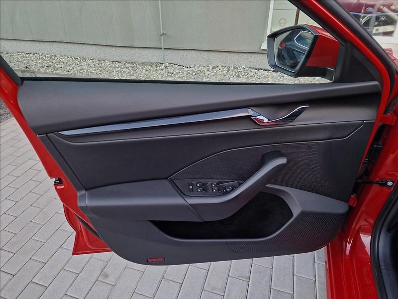 Škoda Octavia 2.0TDI DSG Ambition,ČR,1.Maj. - fotka 39 z 50