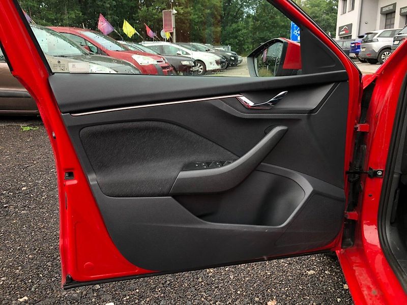 Škoda Scala (2020) 1.6 TDi - fotka 8 z 23