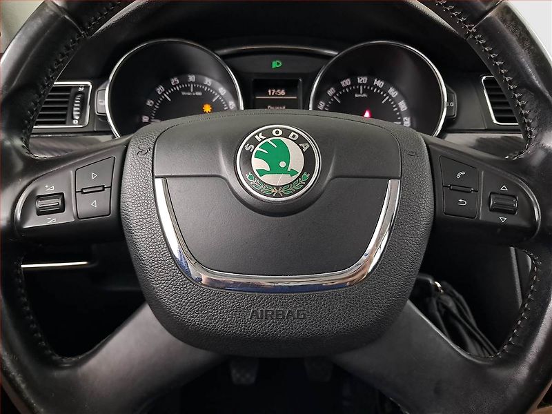 Škoda Superb (2008) 2.0 TDI, Navi, Tempomat - fotka 18 z 23