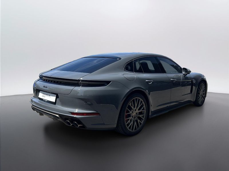 Porsche Panamera (2025) Turbo E-Hybrid - fotka 5 z 30