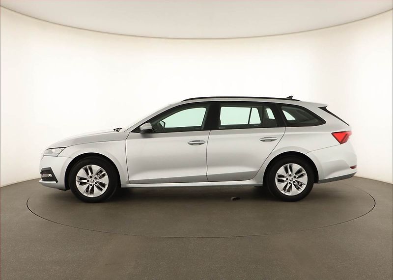Škoda Octavia (2022) Ambition 2.0 TDI, ČR,1.maj - fotka 3 z 14
