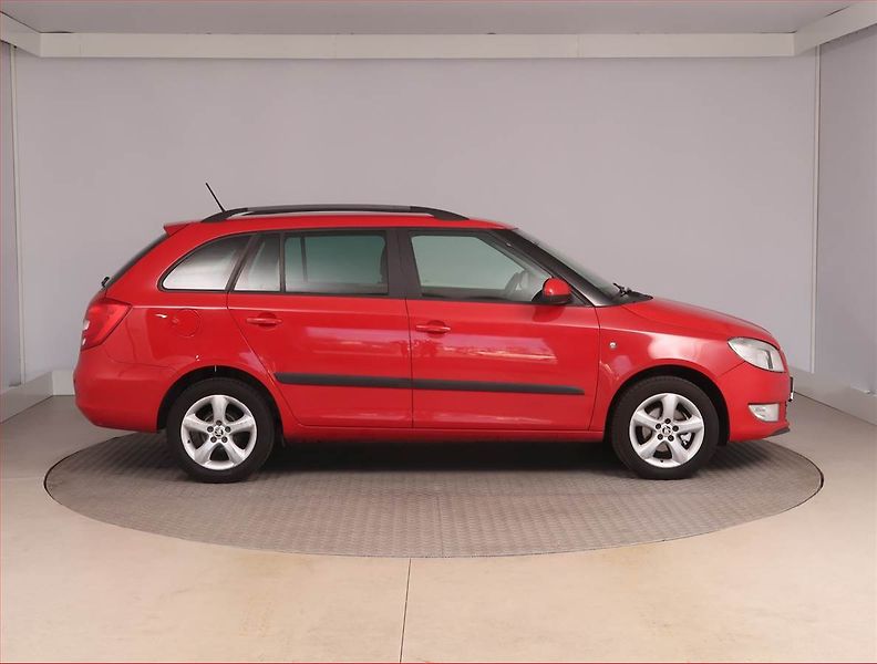 Škoda Fabia (2012) Ambition 1.2 TSI, Tempomat - fotka 6 z 15