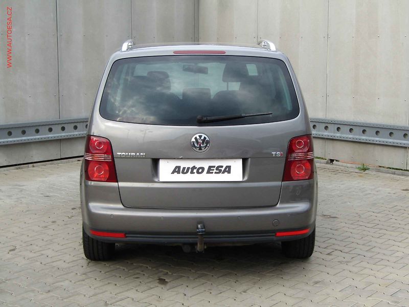 Volkswagen Touran (2007) 1.4 TSi, TZ, p.čidla - fotka 5 z 15