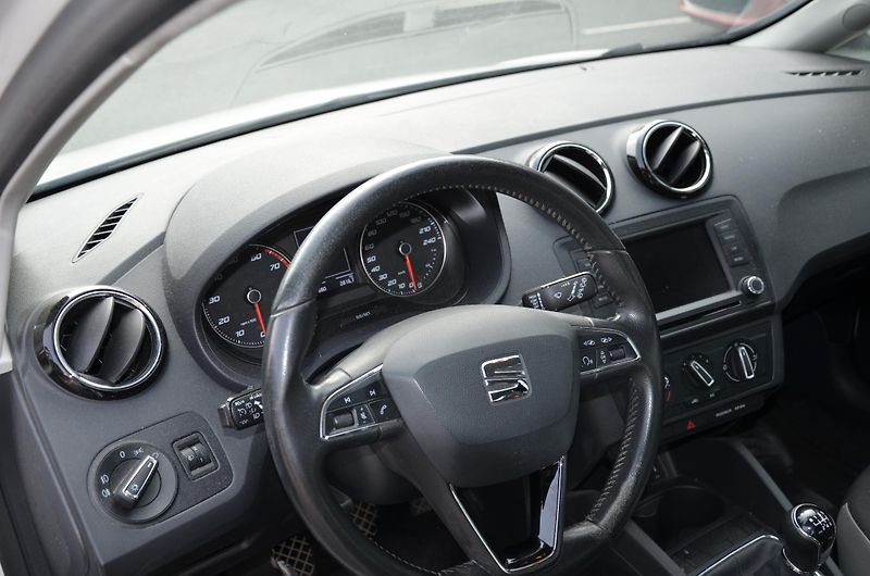Seat Ibiza (2017) 1.2TSi 81kw  po velkém servisu - fotka 5 z 9
