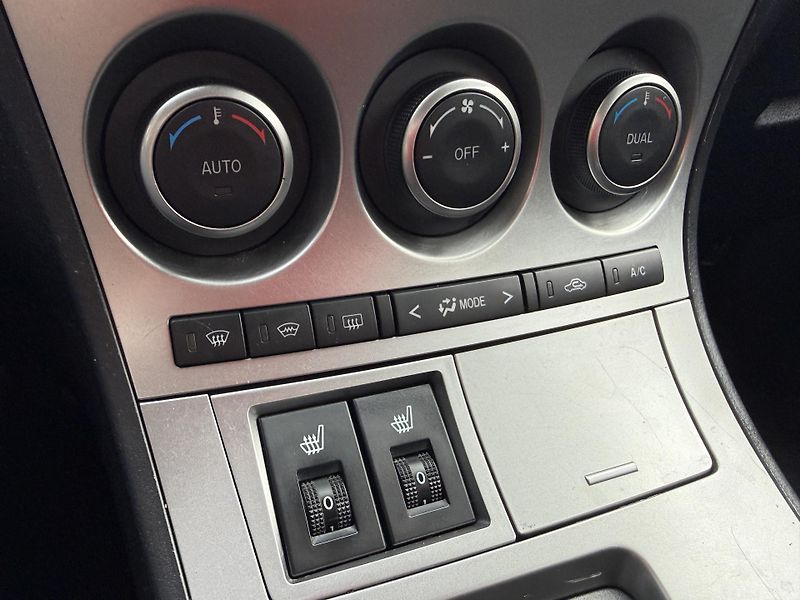 Mazda 3 2.0 Exclusive-Line AUTOMAT - fotka 31 z 33