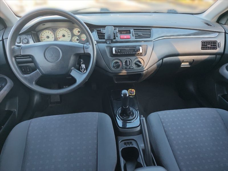 Mitsubishi Lancer 1,6 i - fotka 8 z 11
