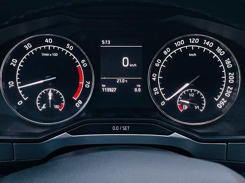 Škoda Superb 1.4TSI 4x4 MANUÁL VÝHŘEV TAŽNÉ - fotka 42 z 45