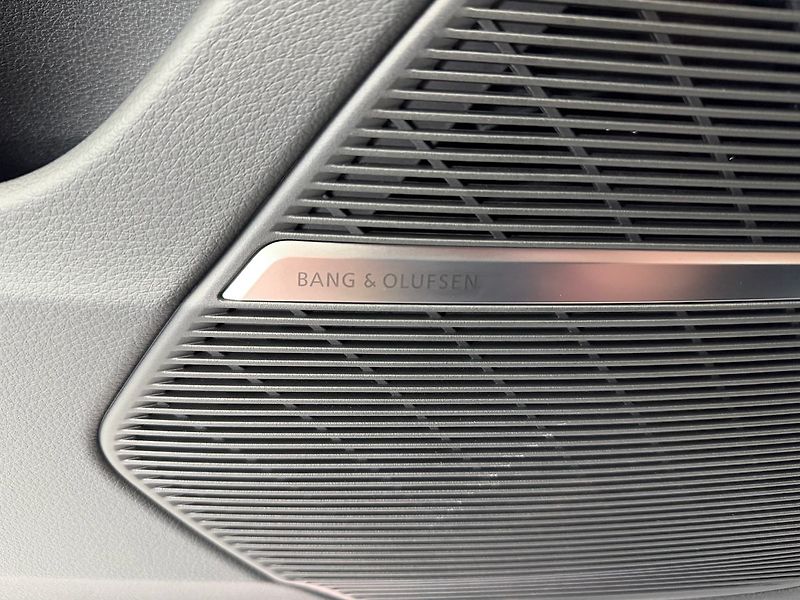 Audi Q8 60TFSI e QUATTRO, MASÁŽE, B&O - fotka 24 z 31