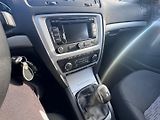 Škoda Octavia (2012) 1,6 TDI 77KW TAŽNÉ SK FACELIFT - náhled 28