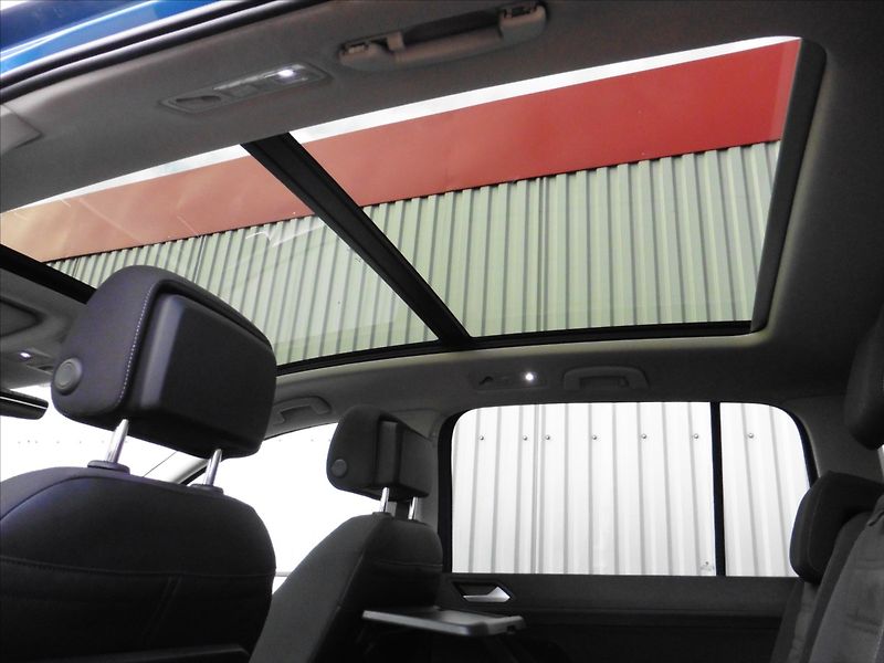 Volkswagen Touran 1,5 TSi Highline Navi - fotka 12 z 18