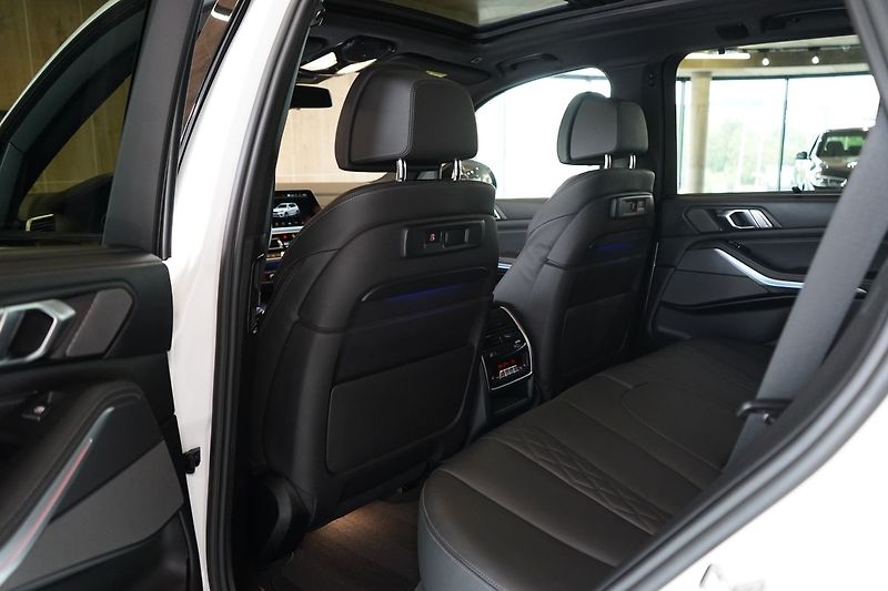 BMW X5 40d xDrive, Nezávislé, Vzduch - fotka 43 z 50