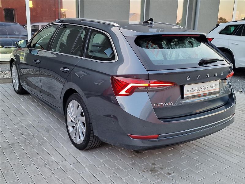 Škoda Octavia 1.4 TSI iV 150kW DSG Style,ČR - fotka 8 z 48