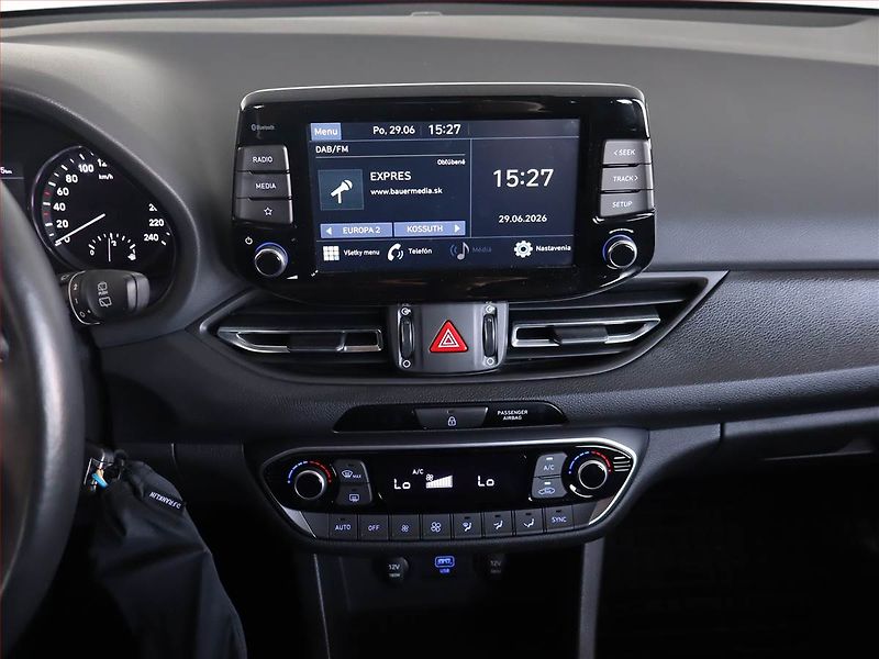 Hyundai i30 (2021) 1.5 DPI, Serv.kniha, Tempomat - fotka 12 z 22