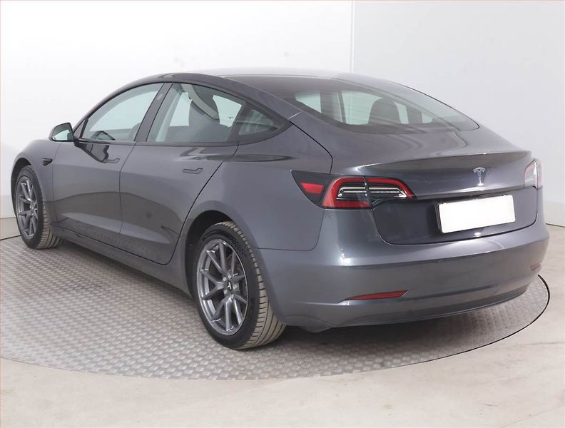 Tesla Model 3 (2022) Standard Range LFP, SoH 93% - fotka 4 z 20