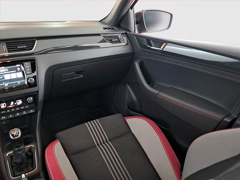 Škoda Rapid (2017) Spaceback 1.0 TSI, Navi - fotka 8 z 20