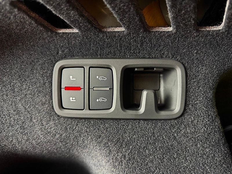 Audi Q8 50TDI QUATTRO S-LINE, PANORAMA - fotka 34 z 37