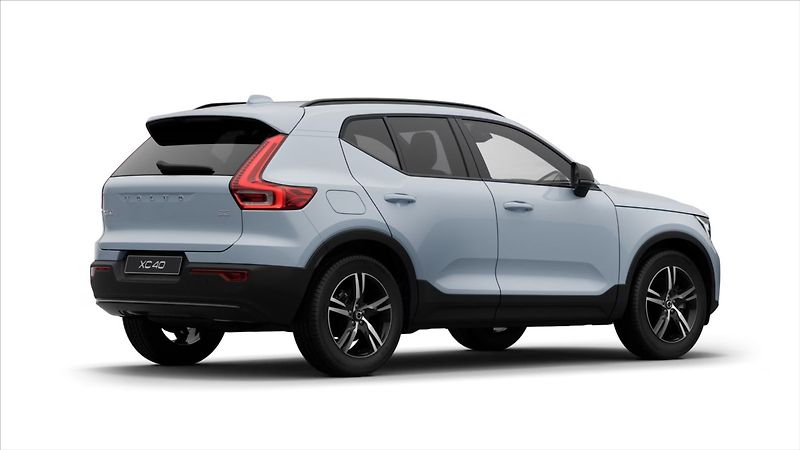 Volvo XC40 (2026) 2,0 B3  Plus - fotka 4 z 9