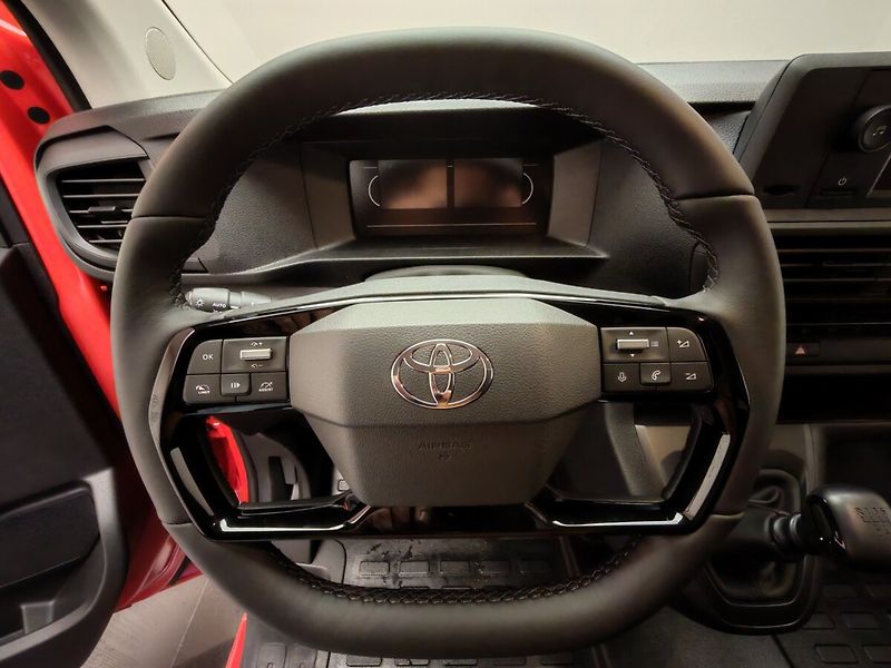 Toyota ProAce Verso 2,0D L2 6MT Combi 8S - fotka 9 z 22