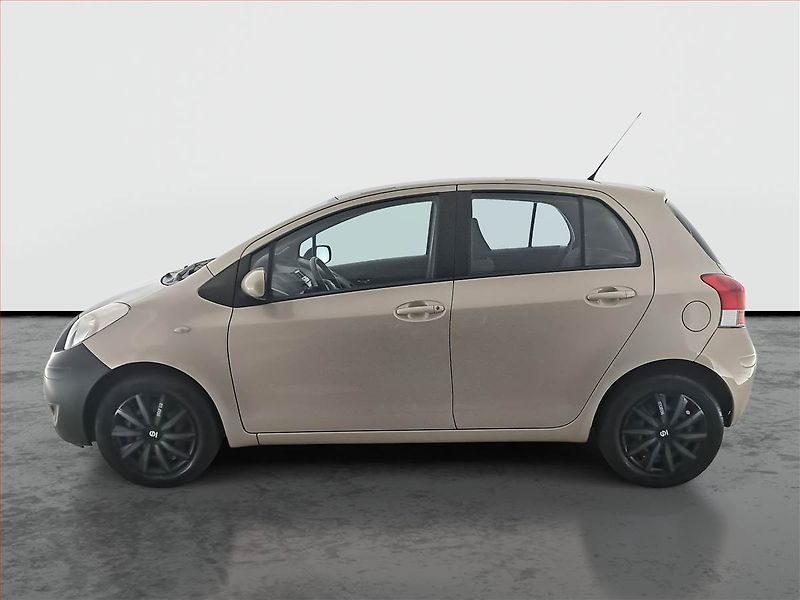 Toyota Yaris (2009) 1.33 Dual VVT-i, Automat - fotka 3 z 15
