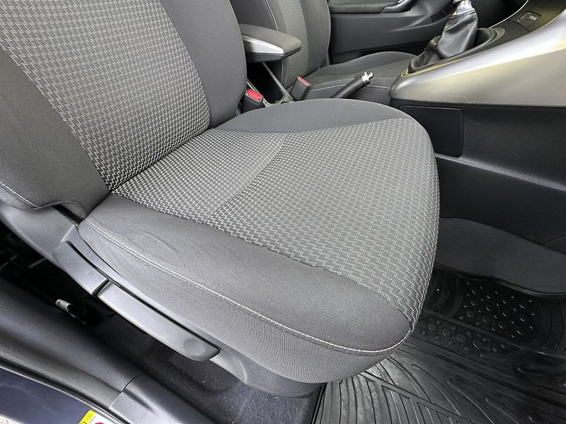 Toyota Verso (2015) 1.6D-4D/82kW * 1.Maj. TZ* PANO - fotka 21 z 35
