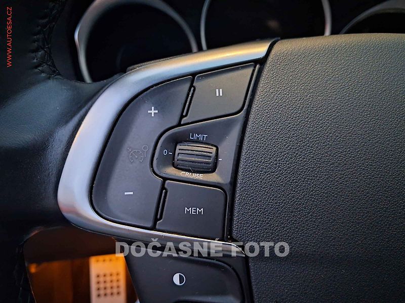 Citroën DS4 (2014) 1.6 VTi, Sport Chic, +kola - fotka 14 z 17